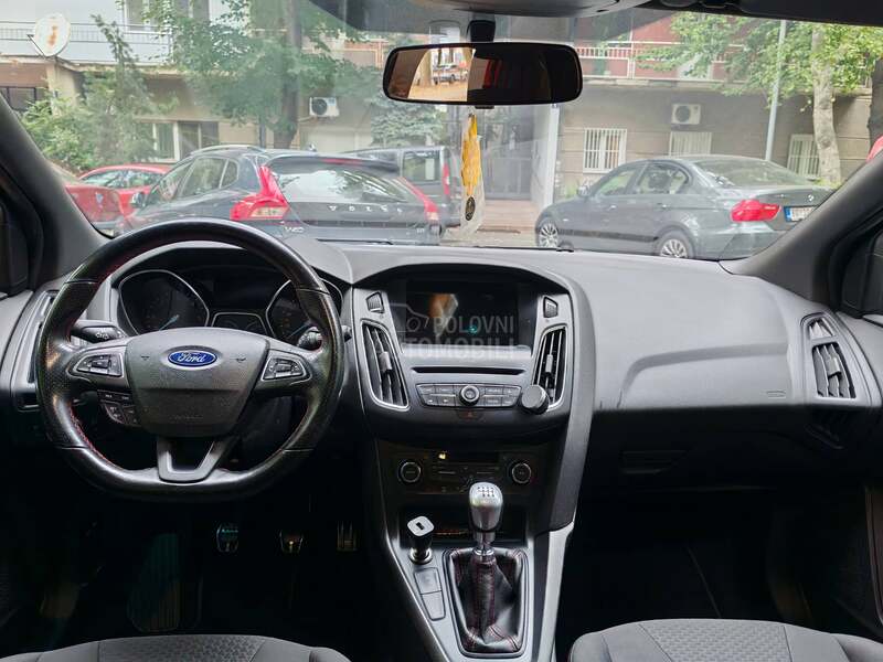 Ford Focus ST-LINE