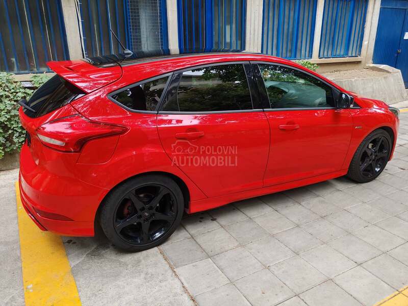 Ford Focus ST-LINE