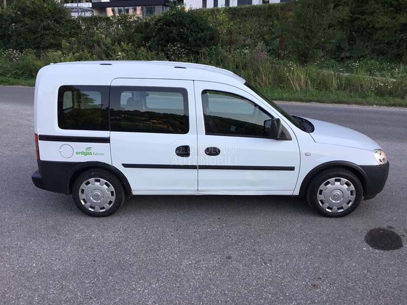 Opel Combo CNG /  Svajcarska
