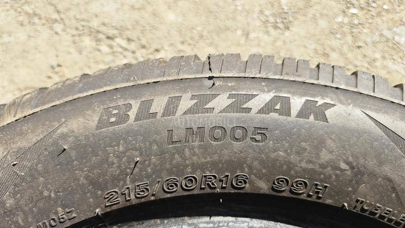 Bridgestone 215/60 R16 Zimska