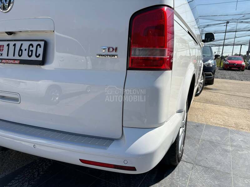 Volkswagen Transporter T5 2.0TDi Caravelle DSG 4Mot
