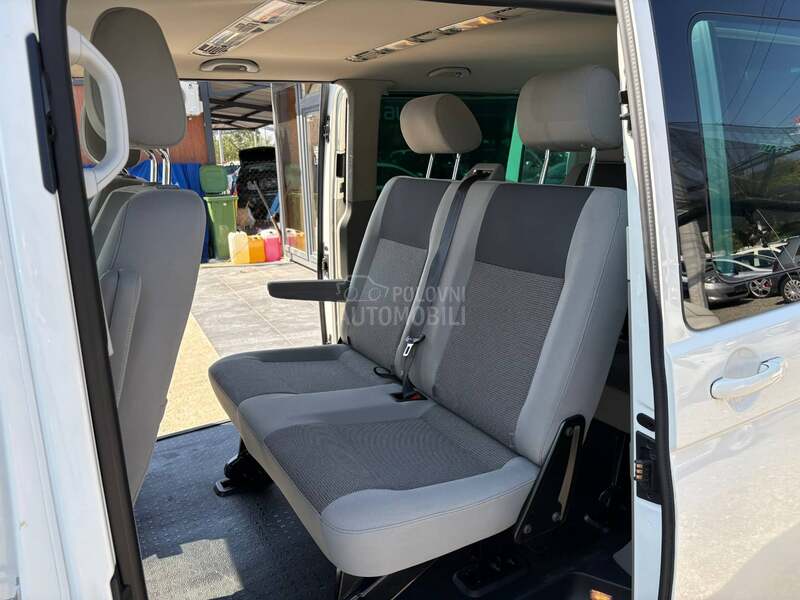 Volkswagen Transporter T5 2.0TDi Caravelle DSG 4Mot