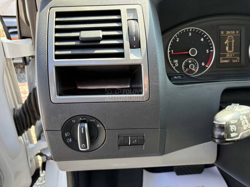 Volkswagen Transporter T5 2.0TDi Caravelle DSG 4Mot