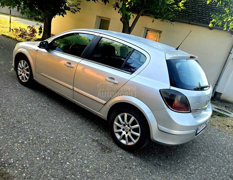 Opel Astra H 