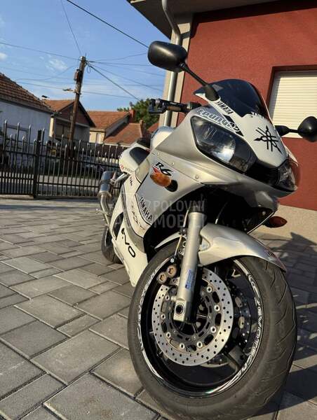 Yamaha R6