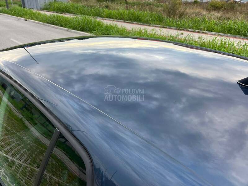 Volkswagen Golf 5 1.6 b SWlSS