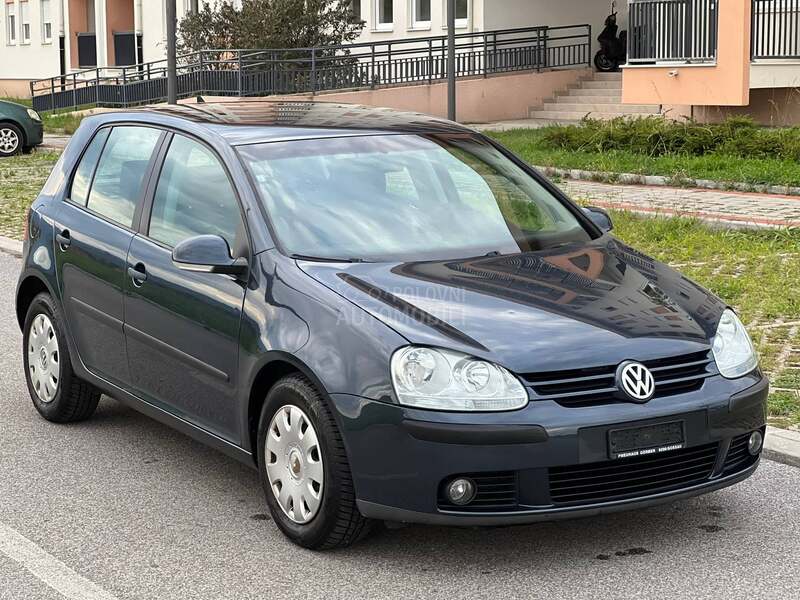 Volkswagen Golf 5 1.6 b SWlSS
