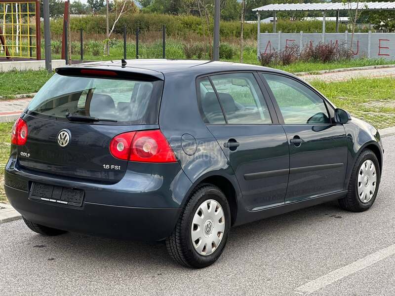 Volkswagen Golf 5 1.6 b SWlSS