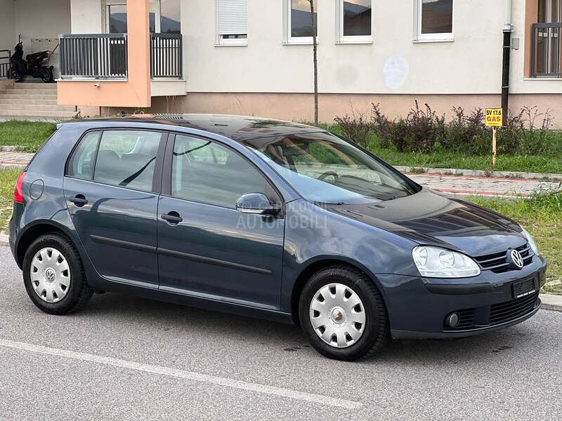 Volkswagen Golf 5 1.6 b SWlSS