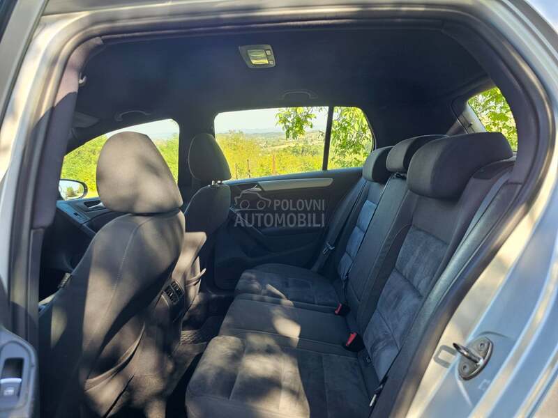 Volkswagen Golf 6 1.6TDI DSG HIGHLINE