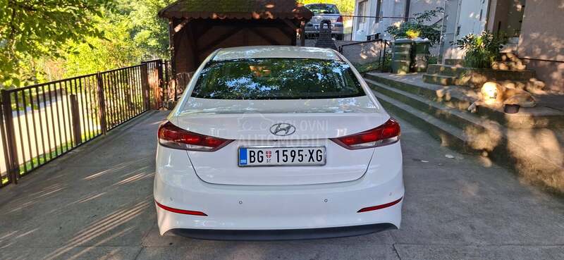 Hyundai Elantra 