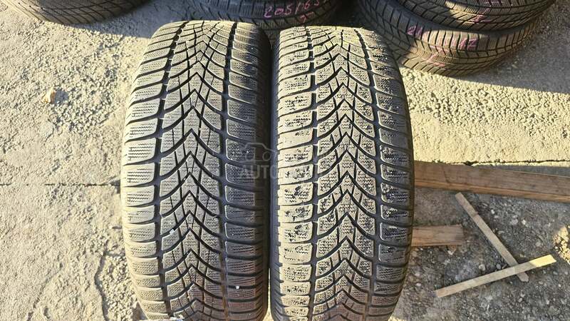 Dunlop 205/55 R16 Zimska