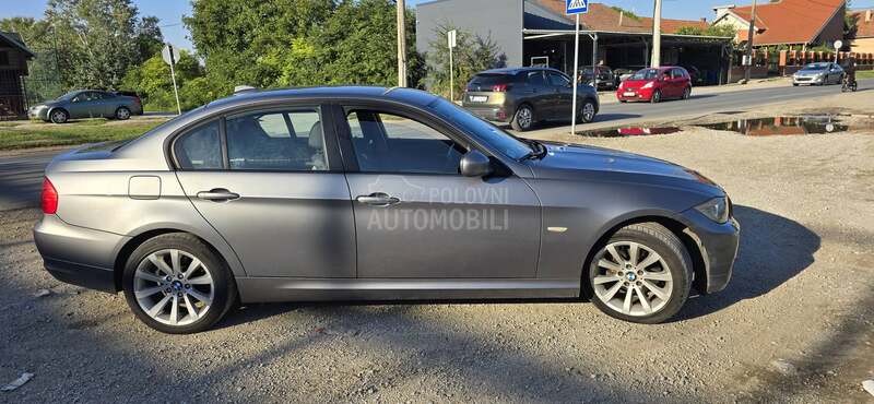 BMW 320 lanac napred
