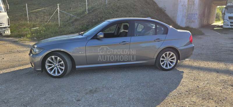 BMW 320 lanac napred