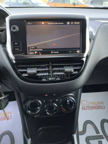 Peugeot 2008 1.2Veliki ser. N.O.V