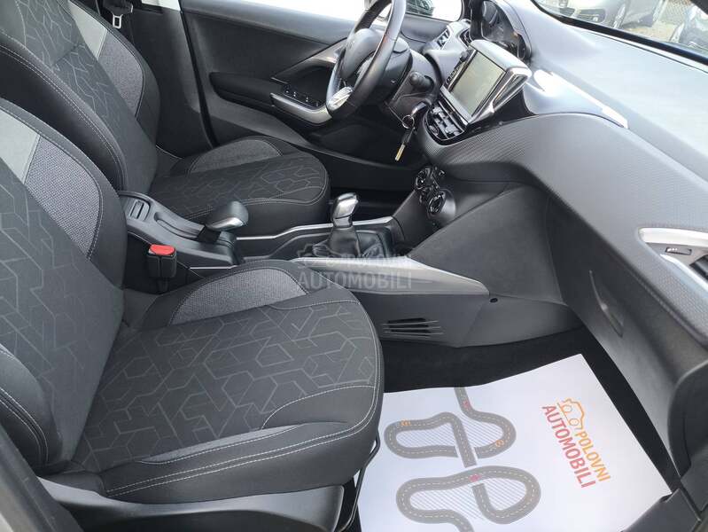 Peugeot 2008 1.2Veliki ser. N.O.V