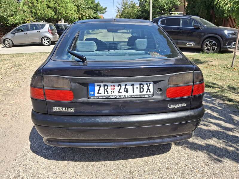 Renault Laguna 850e.