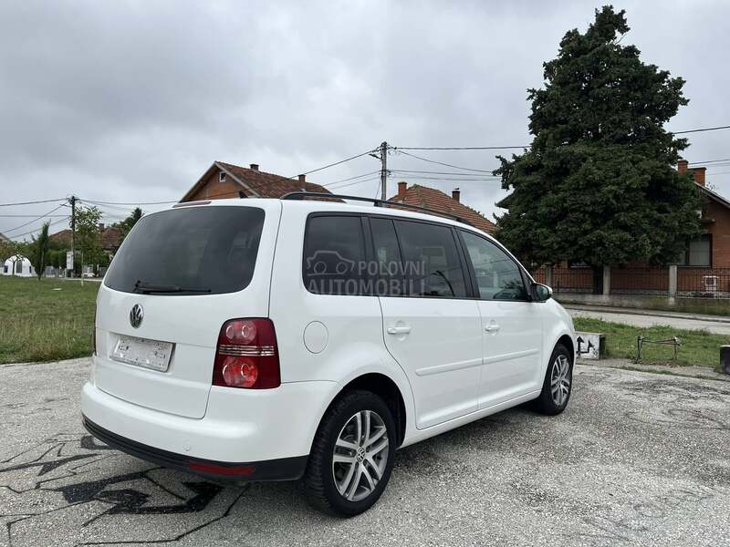 Volkswagen Touran 