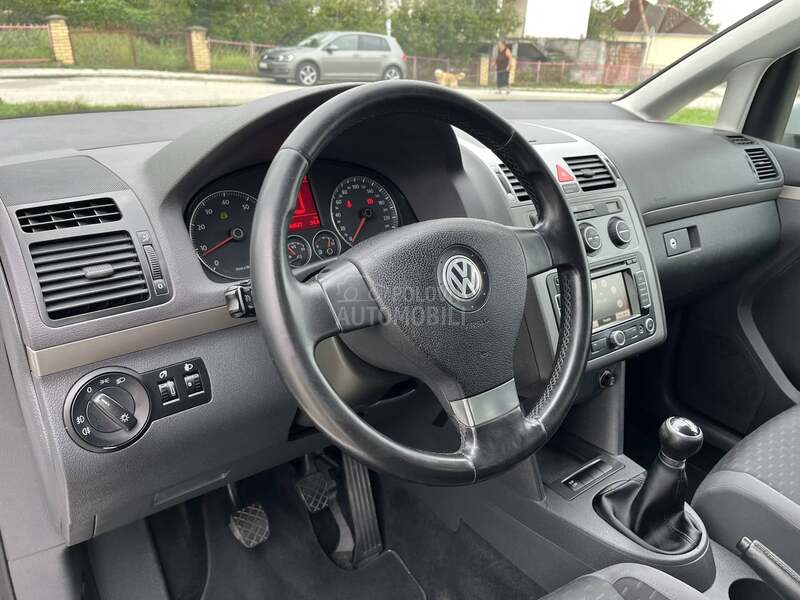 Volkswagen Touran 