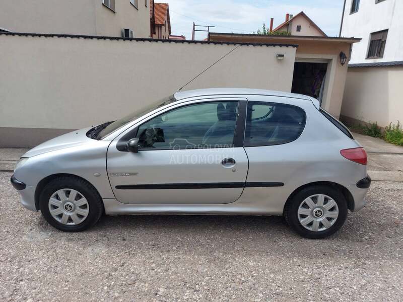 Peugeot 206 Povooljno