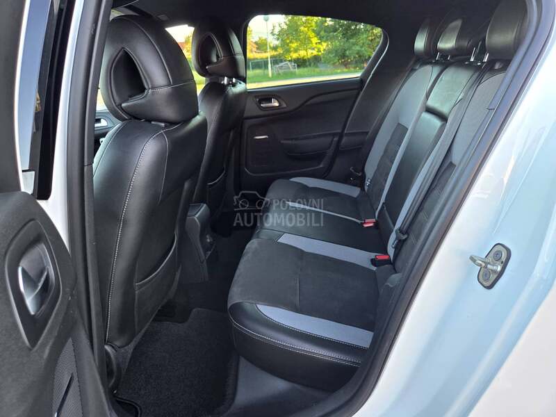 Citroen DS4 /1.2i STT Exclusive/