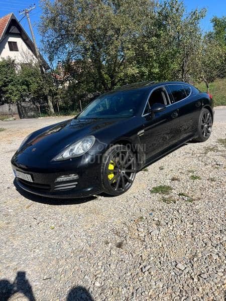 Porsche Panamera 4s sport chrono