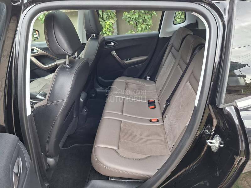 Peugeot 2008 1.6hdi Feline Titane