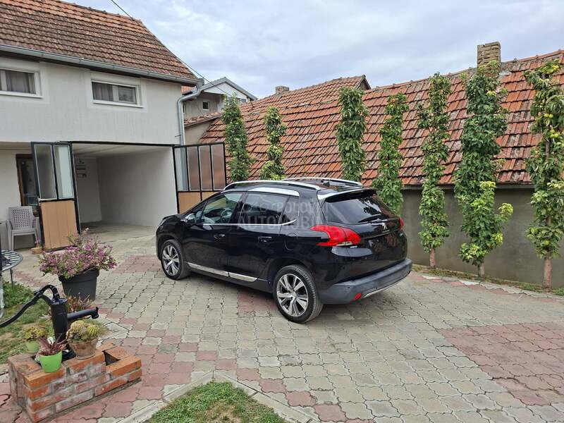 Peugeot 2008 1.6hdi Feline Titane