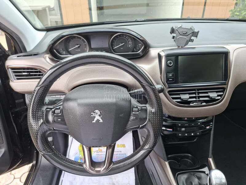 Peugeot 2008 1.6hdi Feline Titane