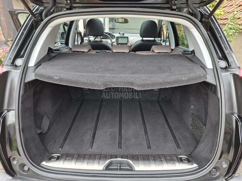 Peugeot 2008 1.6hdi Feline Titane