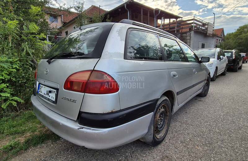 Toyota Avensis 