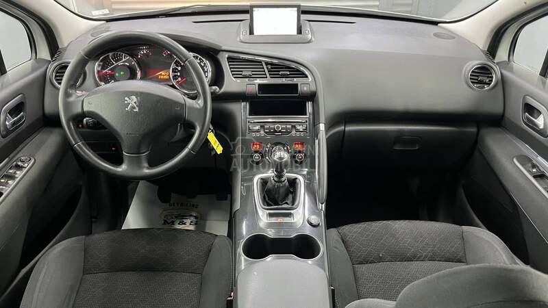 Peugeot 3008 1.6hdi NAV I