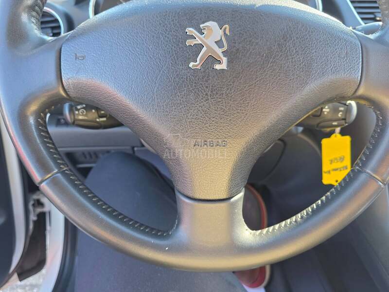 Peugeot 3008 1.6hdi NAV I
