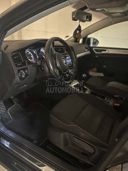 Volkswagen Golf 7 