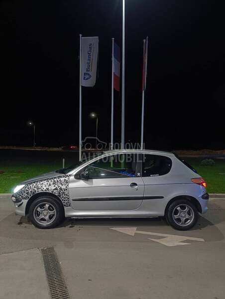 Peugeot 206 1.1