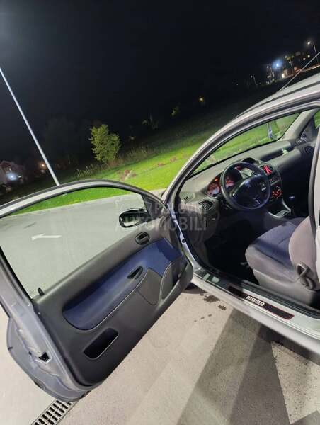 Peugeot 206 1.1
