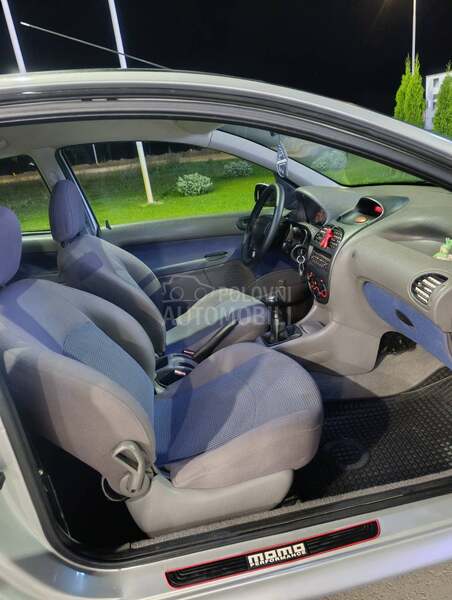 Peugeot 206 1.1