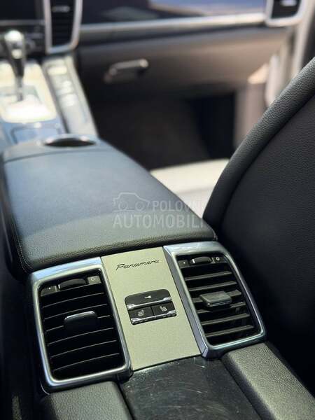 Porsche Panamera 4s