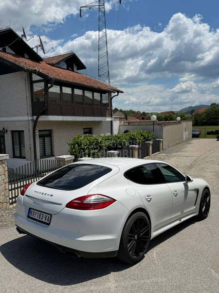 Porsche Panamera 4s