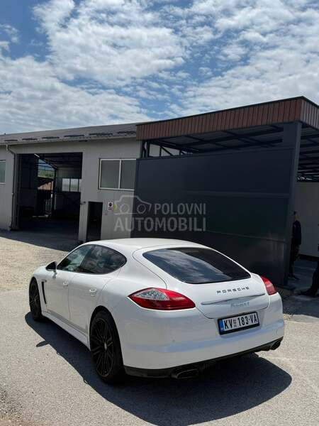 Porsche Panamera 4s