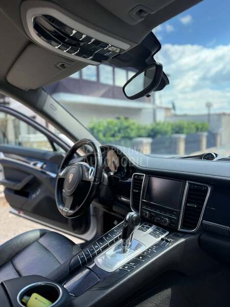 Porsche Panamera 4s