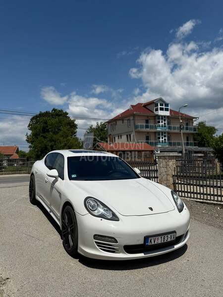Porsche Panamera 4s