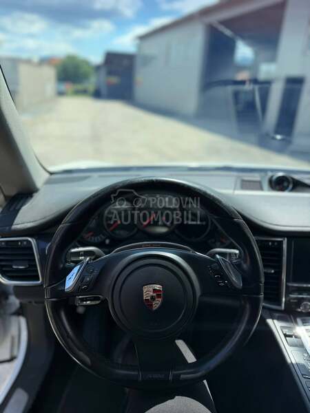 Porsche Panamera 4s