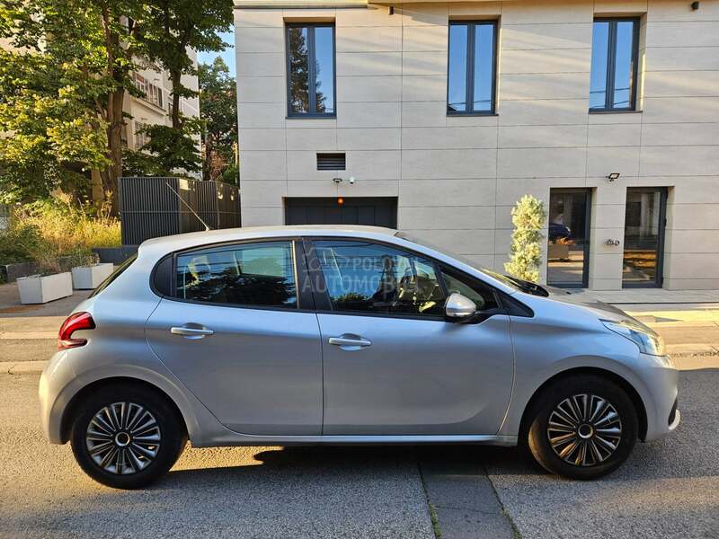 Peugeot 208 1.2