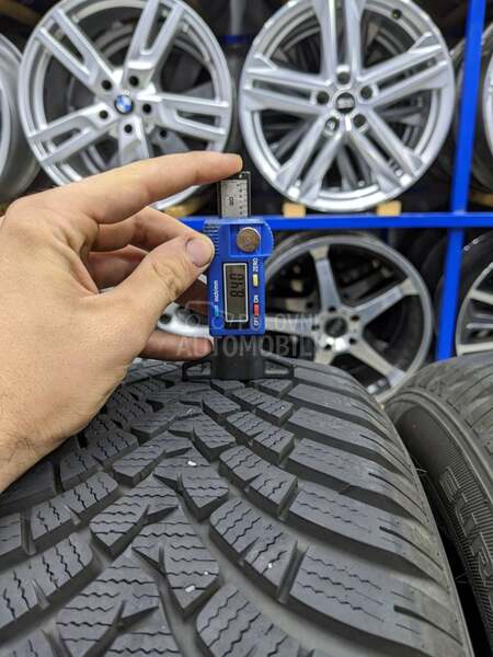 Falken 215/60 R17 Zimska