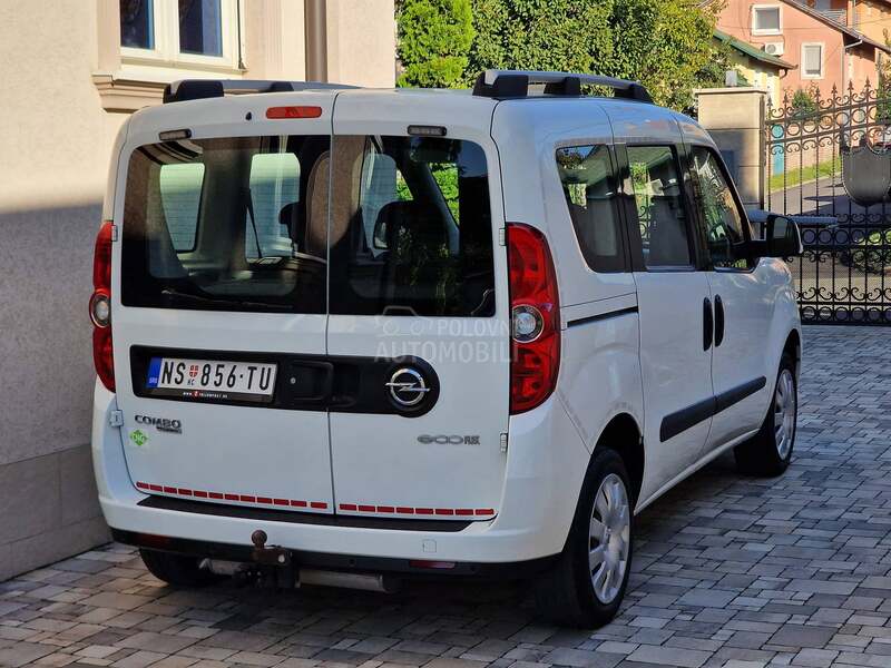 Opel Combo 1.4T cng 62000k