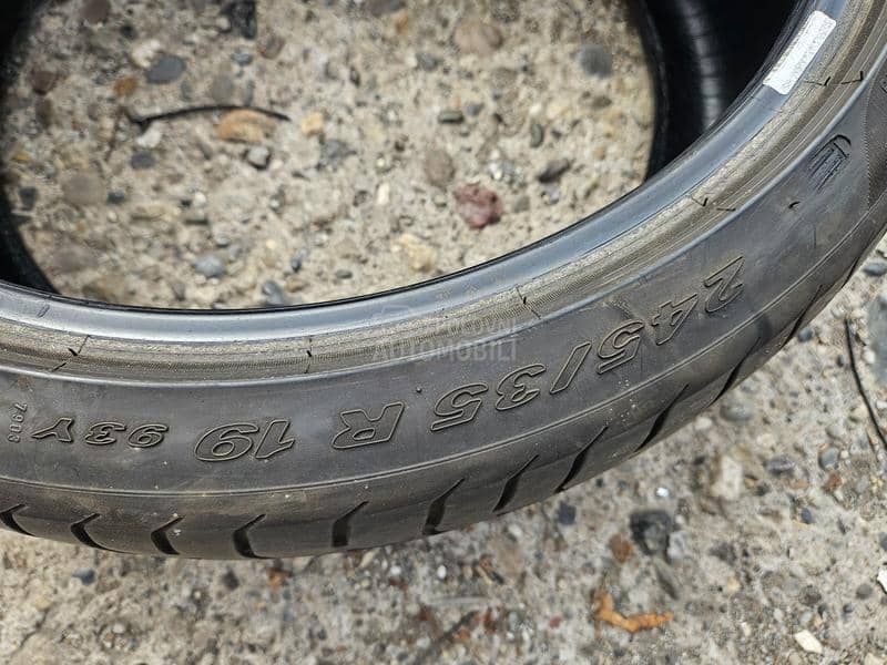 Pirelli 245/35 R19 Letnja