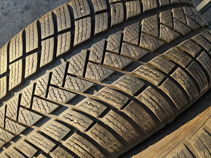 Vredestein 215/50 R17 Sve sezone
