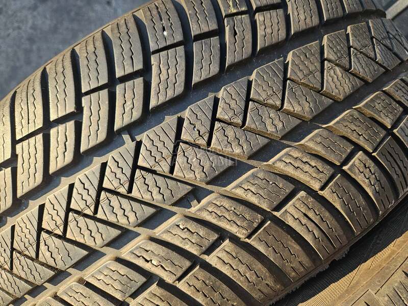 Vredestein 215/50 R17 Sve sezone