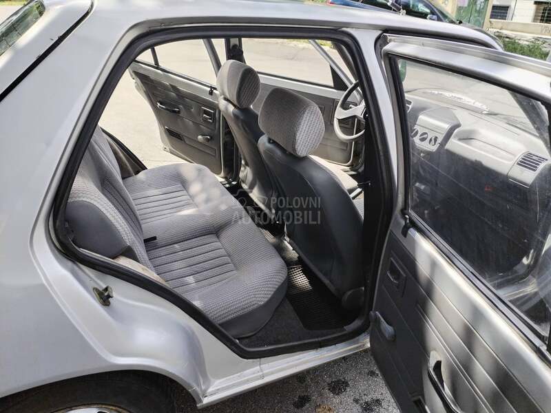 Peugeot 205 GL